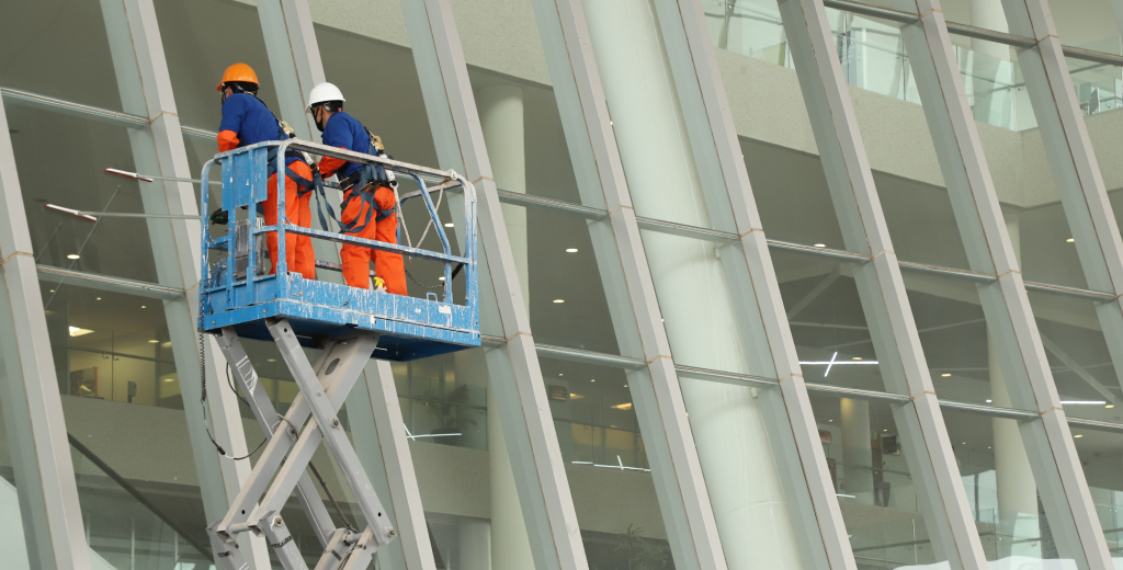 Por qué externalizar el mantenimiento industrial conviene más que tener equipo propio
